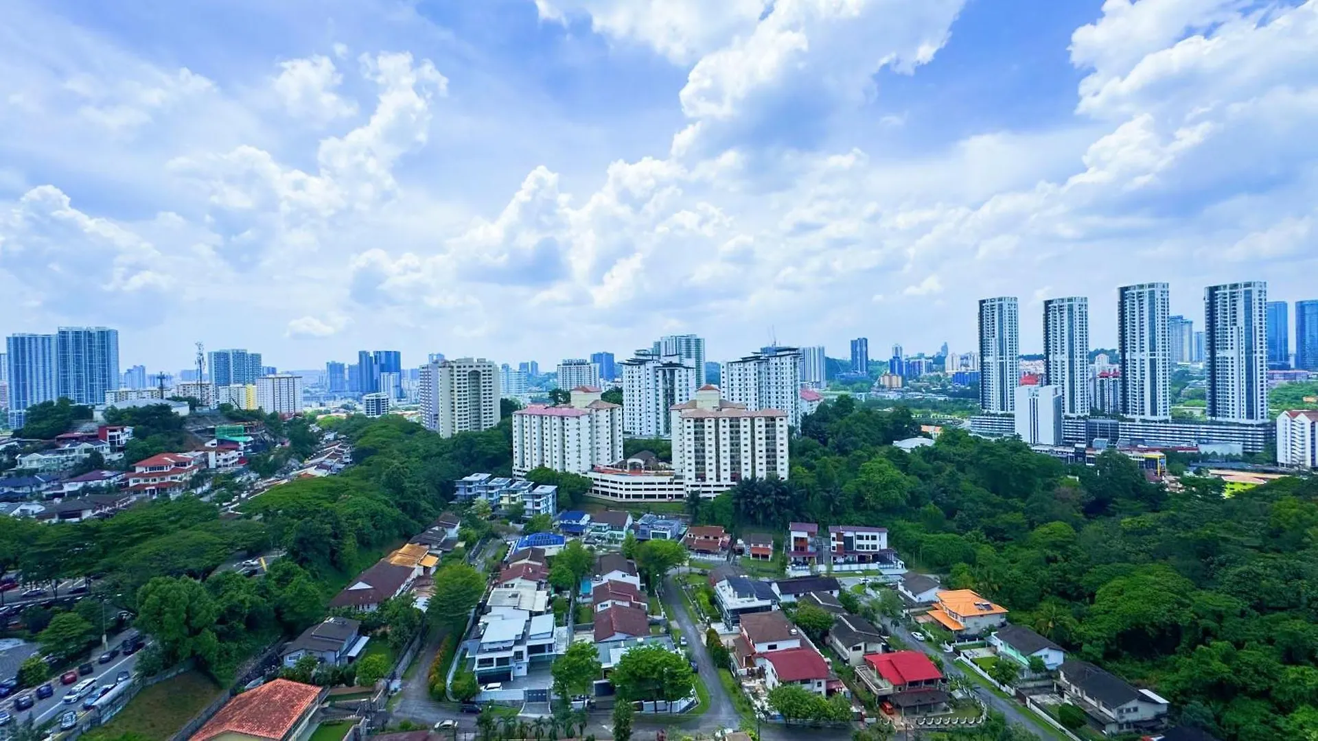 Faber Ria Suite Only 5 Minutes To Mid Valley N Kucai Lama N Fabertower Kuala Lumpur Apartment